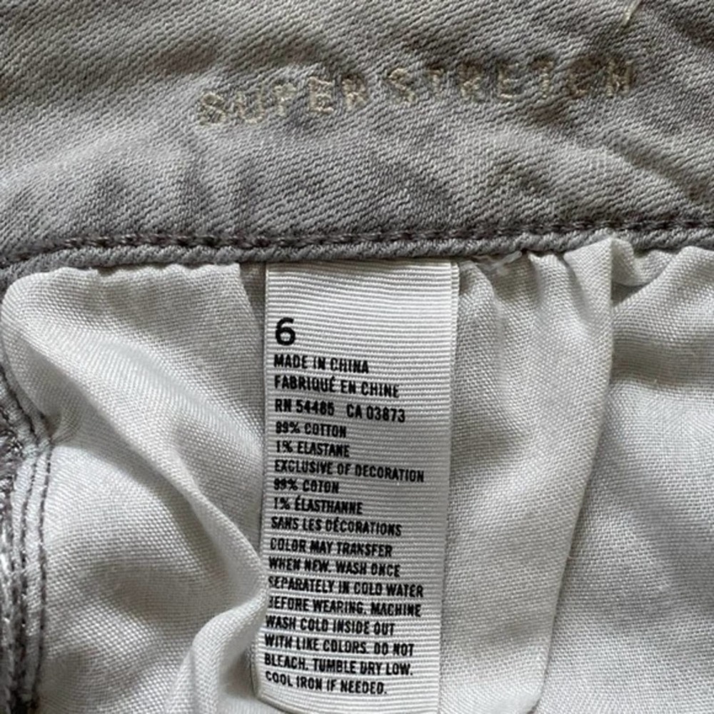 American Eagle Gray Distressed Denim Shorts Size 6 - Picture 7 of 11